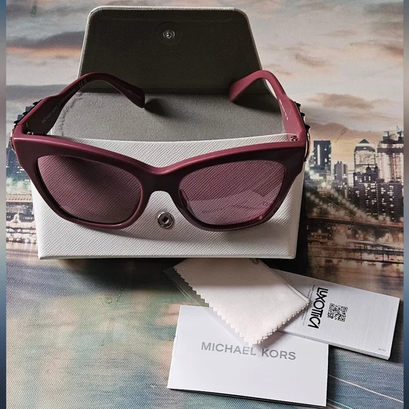 Michael Kors Purple Cat-Eye Sunglasses ✨️New Case Included✨️ - Picture 2 of 16